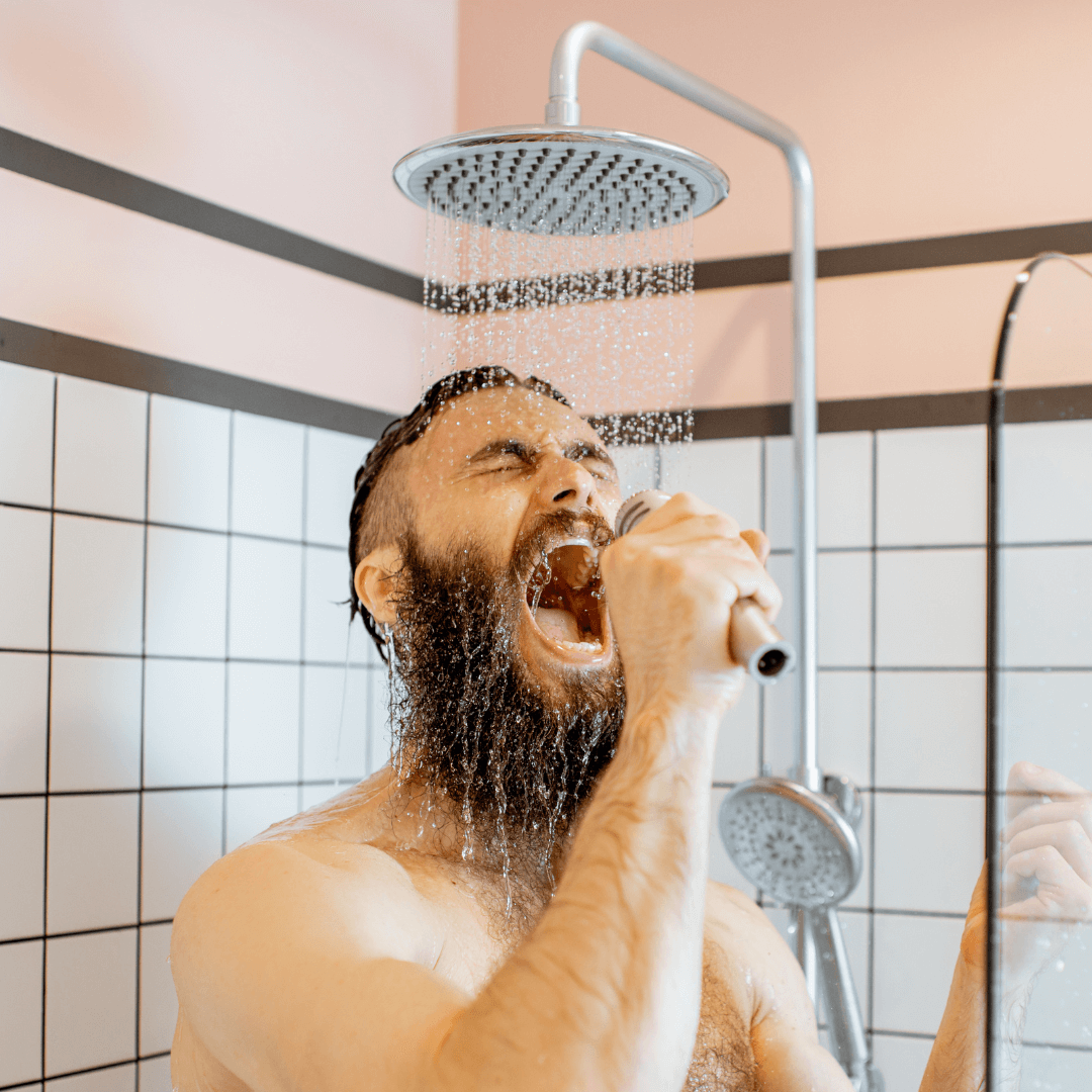 A férfiak zuhanyzási szokásai, avagy férfi titkok a zuhanyzóban